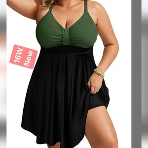 Green and Black Swim Dress One Piece 16 W Wide Strap Adjustable